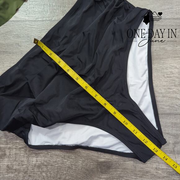 CharmLeaks Flounce Bikini Swimsuit Size XL - Picture 3 of 4